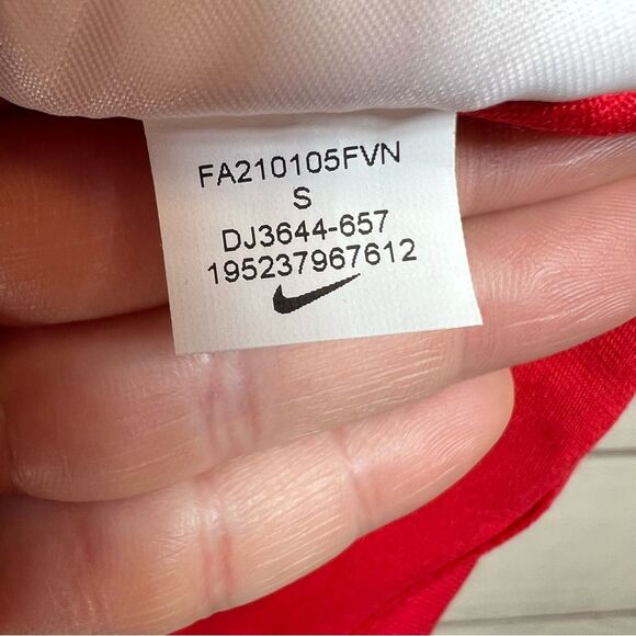 Nike ACG T Shirt Graphic Men’s Red Big Logo Short Sleeve Cotton Size S - Picture 5 of 10